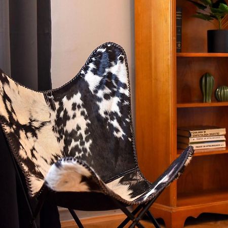 Stylish & Spacious Apartment Near The Old Town - A Touch Of History, A Dash Of Modernity Bucharest Luaran gambar