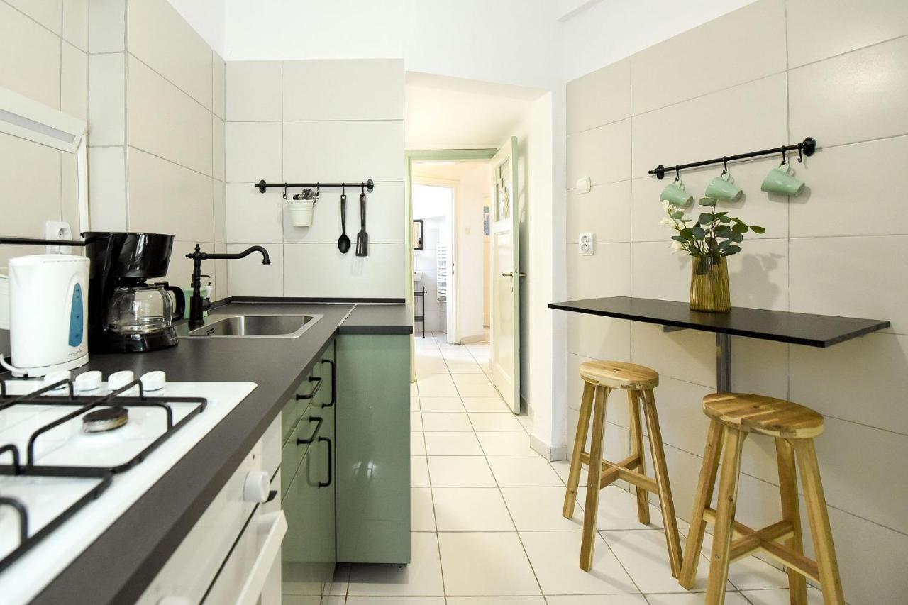 Stylish & Spacious Apartment Near The Old Town - A Touch Of History, A Dash Of Modernity Bucharest Luaran gambar