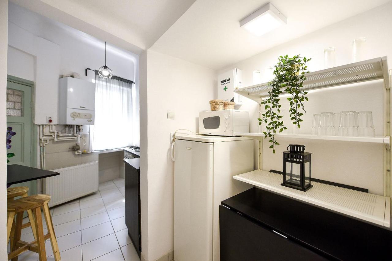 Stylish & Spacious Apartment Near The Old Town - A Touch Of History, A Dash Of Modernity Bucharest Luaran gambar